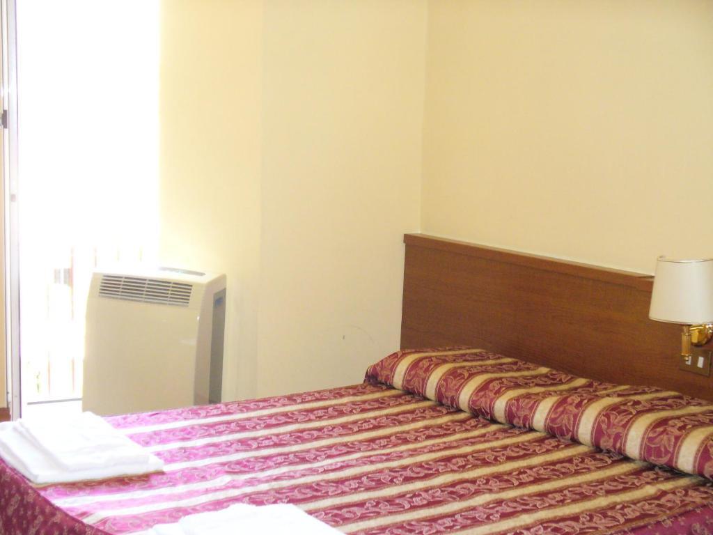 Hotel Azzurra Rome Luaran gambar